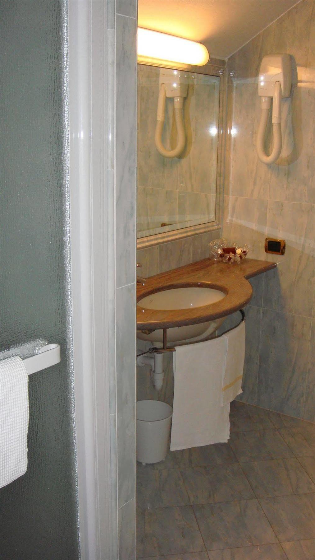 Albergo Corona Domodossola Dış mekan fotoğraf